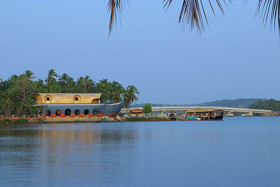 Ezhilam Tourism